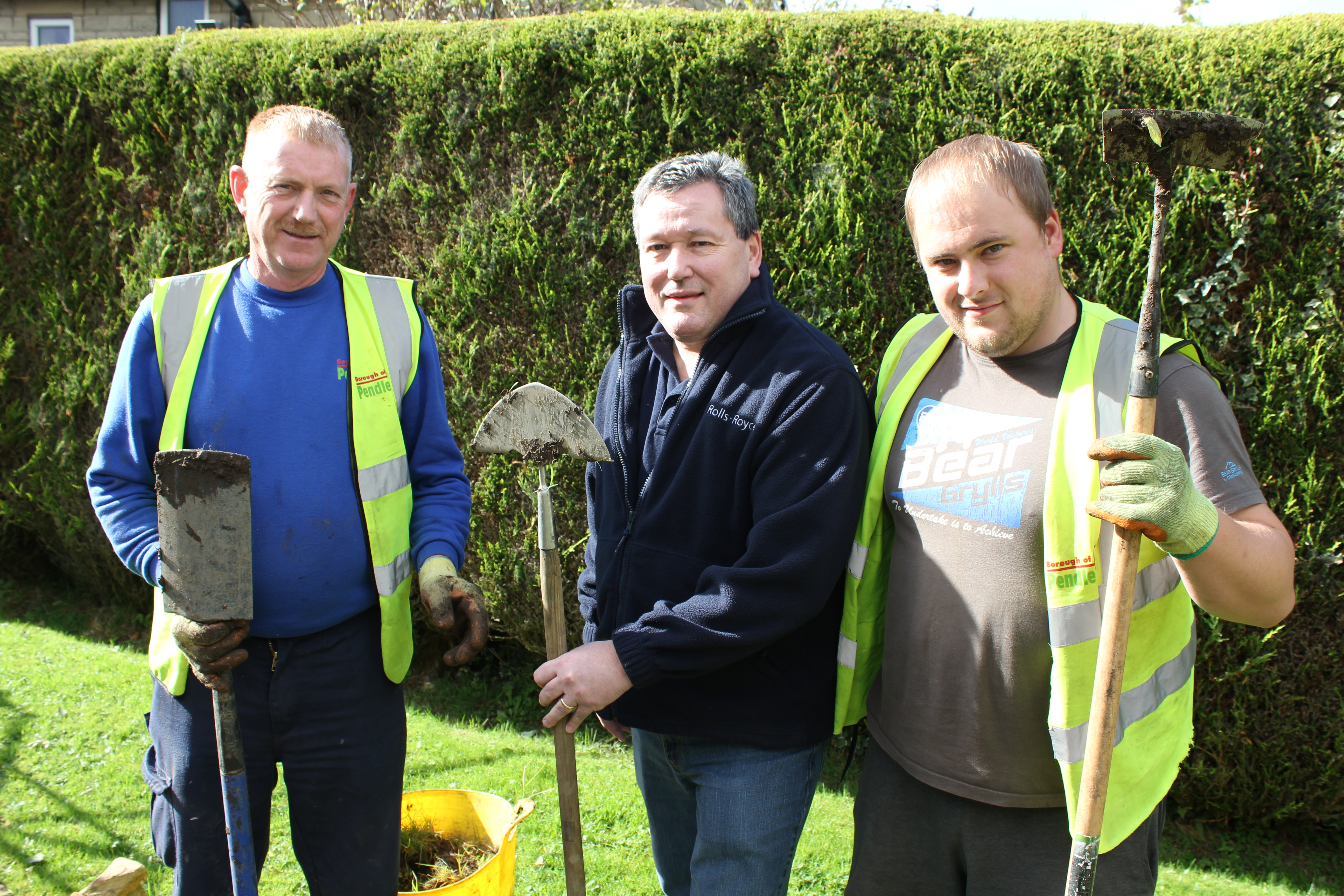 Gardeners get to grips with 2 hour tidy up for garden waste winner.